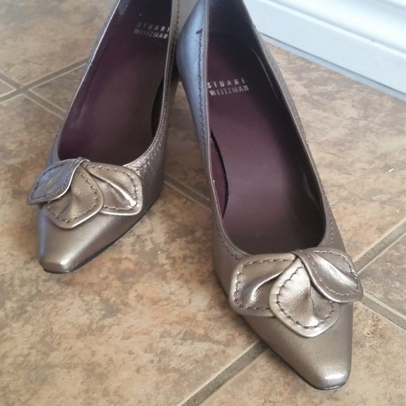Stuart Weitzman Shoes - ⭐️ Host Pick ⭐️ Vintage Stuart Weitzman Taupe Shoes